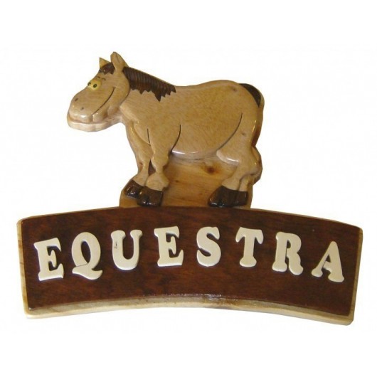PLAQUE BOIS PRENOM PRESTIGE MOTIF CHEVAL (18 X 20 cms)