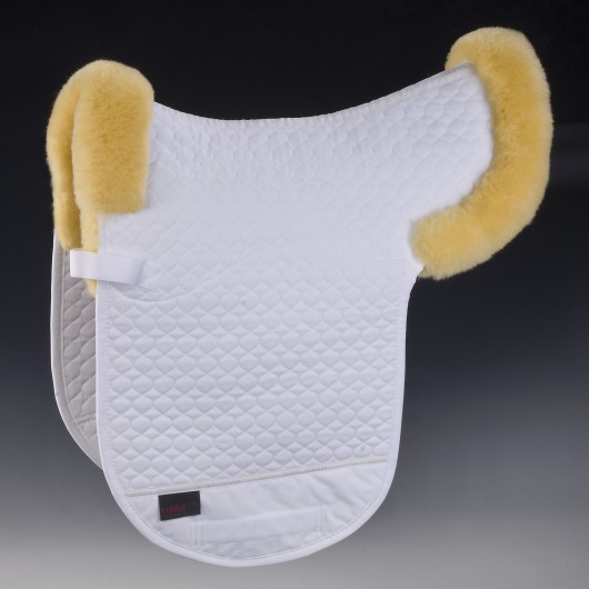 Tapis forme de selle mouton véritable Champ 1/4 Christ Tapis forme de selle mouton véritable Champ 1/4 Christ