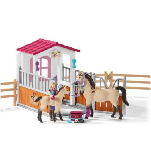 KIT DE JEUX BOX AVEC CHEVAUX ARABES  SCHLEICH