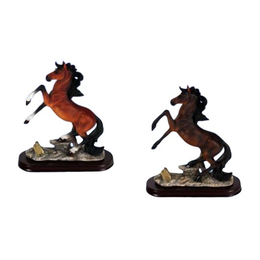 Statue cheval cabré 17cm