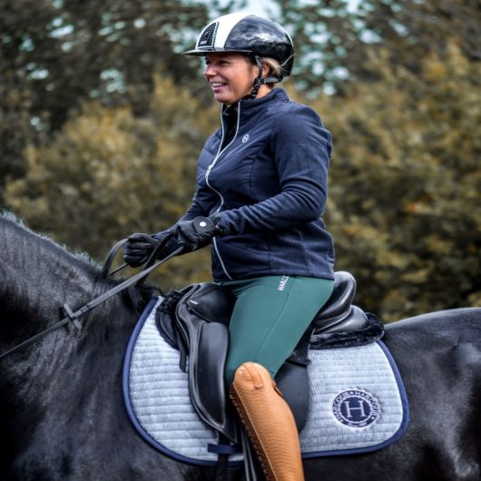 Tapis de selle en velours cheval Koko - Harcour Tapis de selle en velours cheval Koko - Harcour