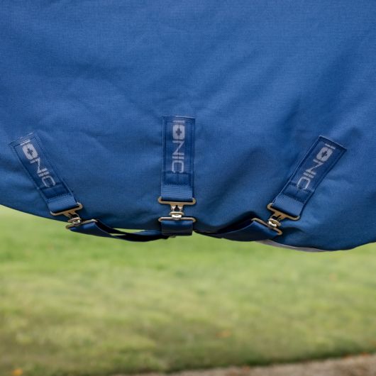 Couverture écurie cheval thérapeutique 200gr Rambo Ionic - Horseware