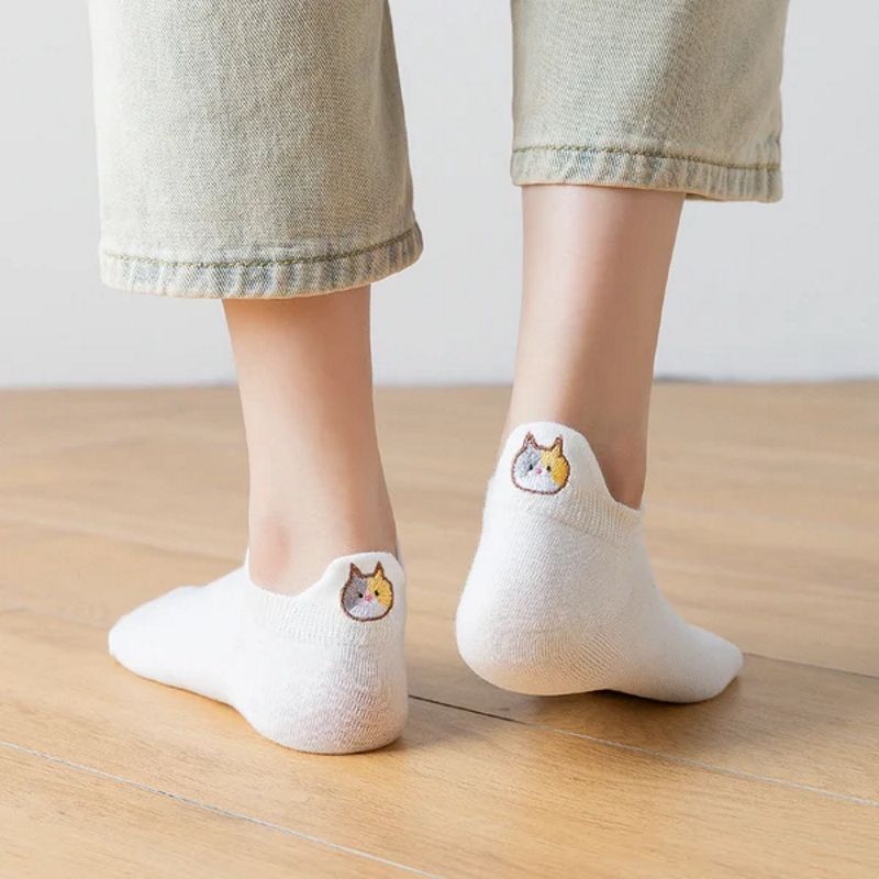 Socquettes blanches languette chat 