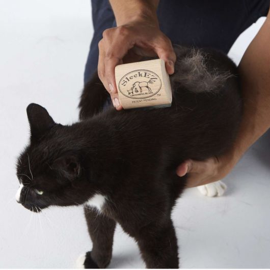 Etrille mue cheval The Original - Sleekez