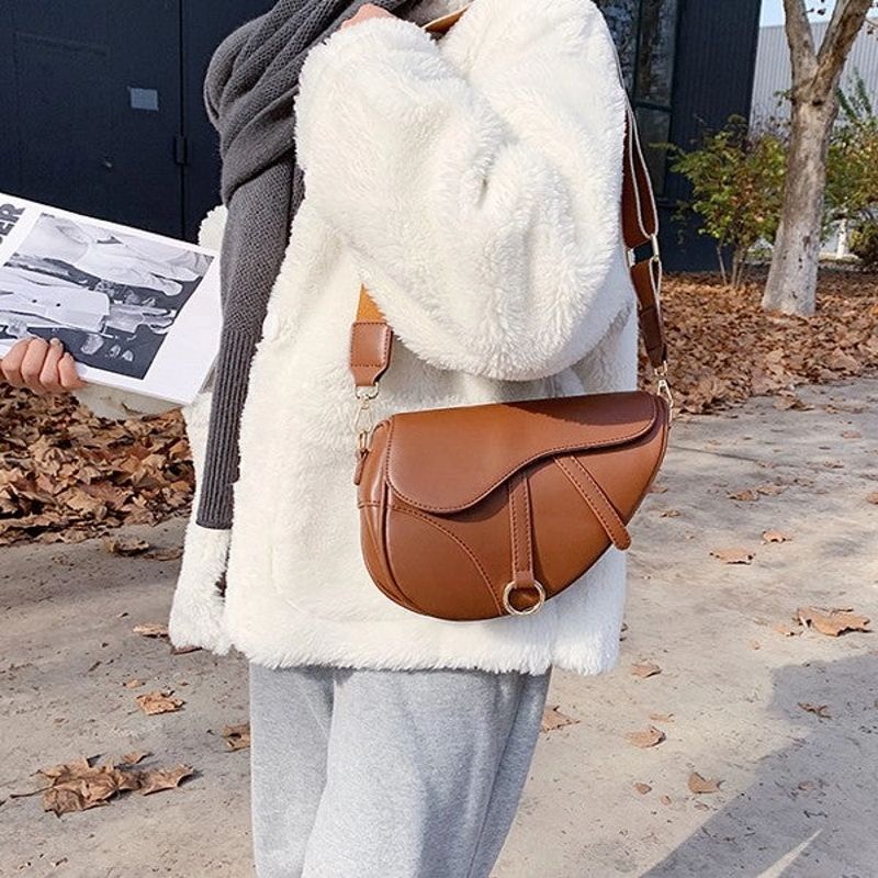 Sac à main bandoulière cuir vegan forme selle anglaise