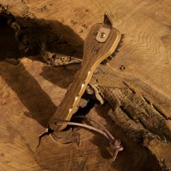 Cure-pied brosse cheval bois - Horseware