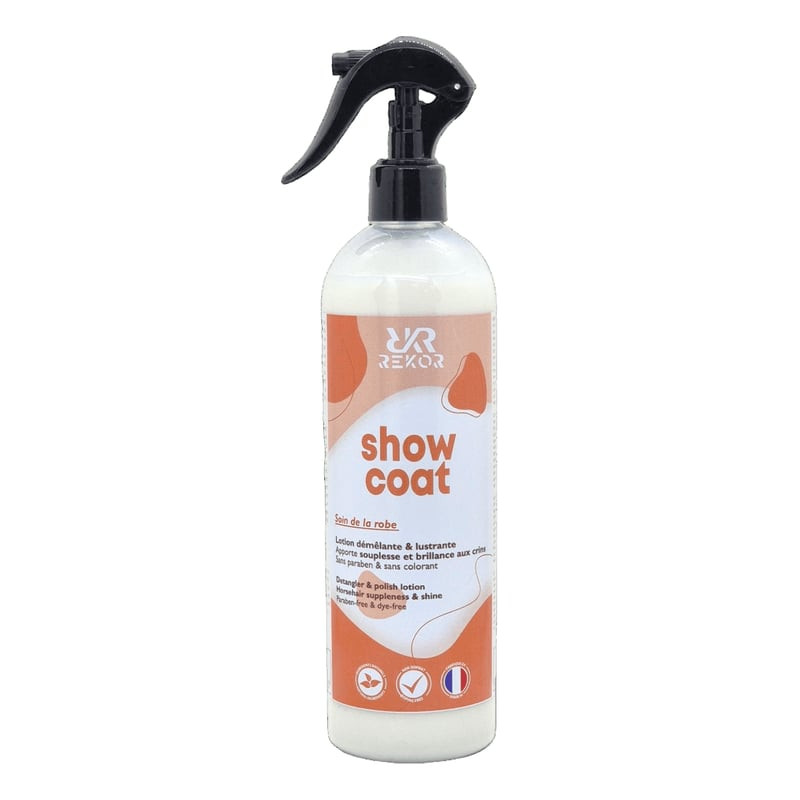 Flacon spray Rekor Show Coat sur fond vert, étiquette orange 'Lotion démêlante et lustrante crins et