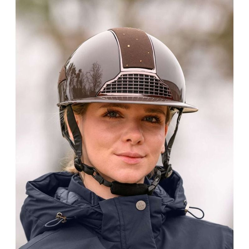 Vue arrière du casque SWING H24 Lady Spark avec panneaux pailletés marron suédé, logo SWING et forme