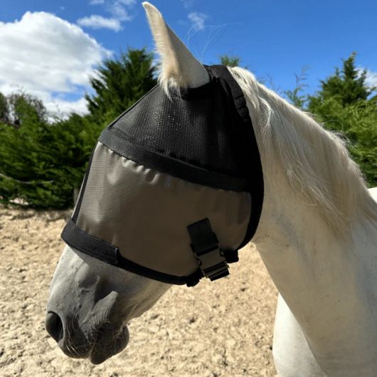 Masque anti-mouche anti-uv cheval sans oreilles Helios - Equidiva